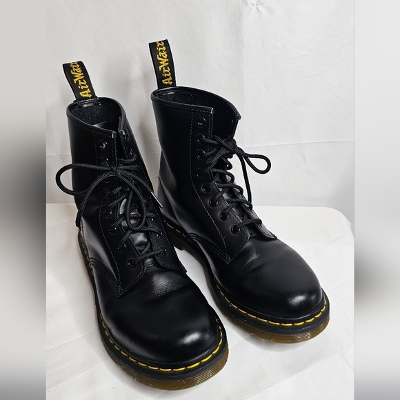 Dr. Martens Shoes - Doc Martens Dr Marten AirWair 1460W Black Smooth Women 8 Original